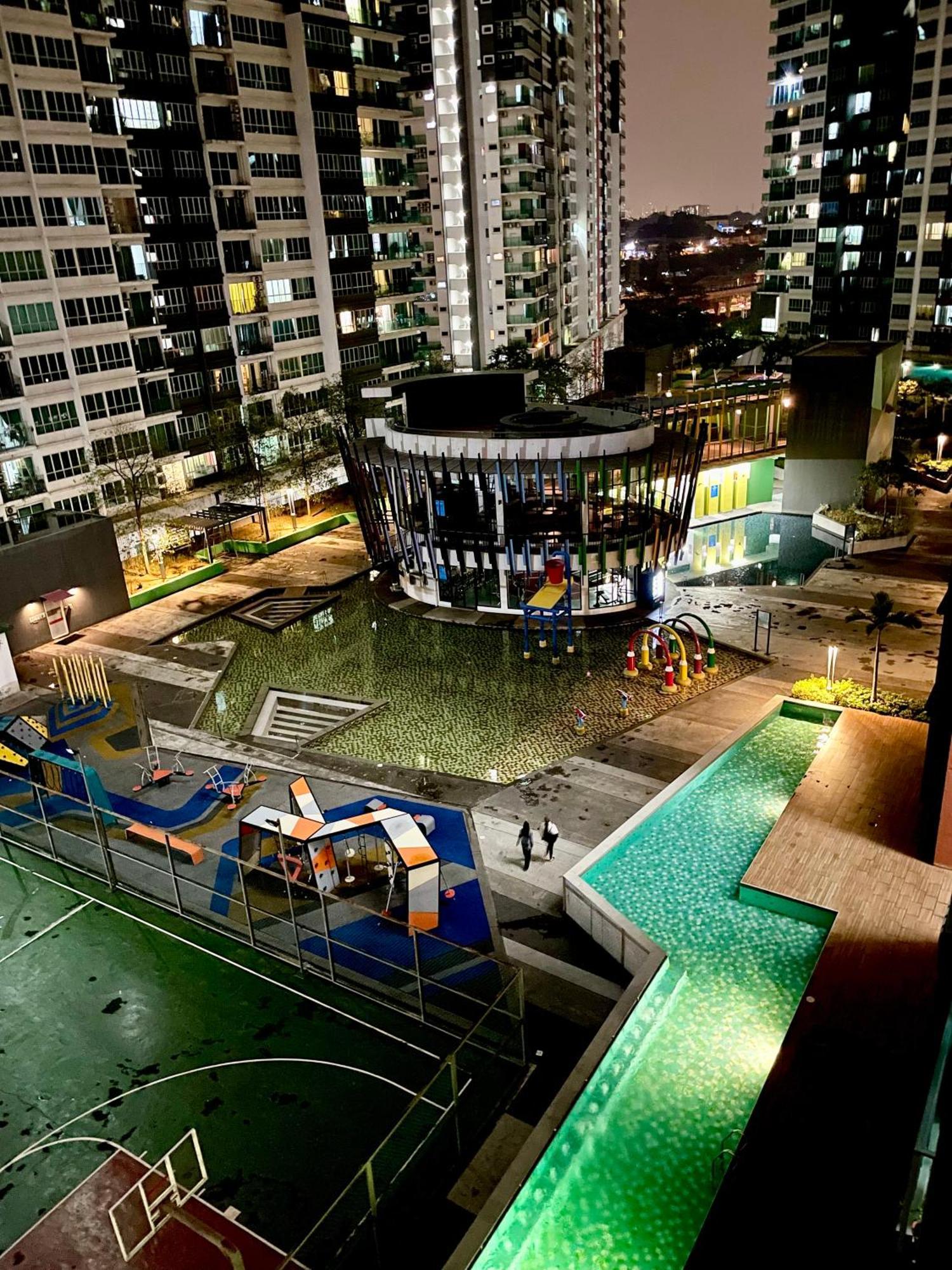 Cosmo Maison Damansara Damai Bagian luar foto